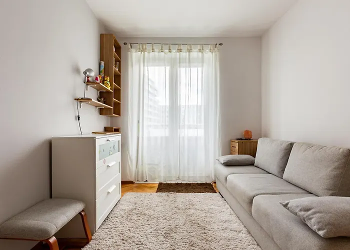 Marina Harmony By Bookinghost